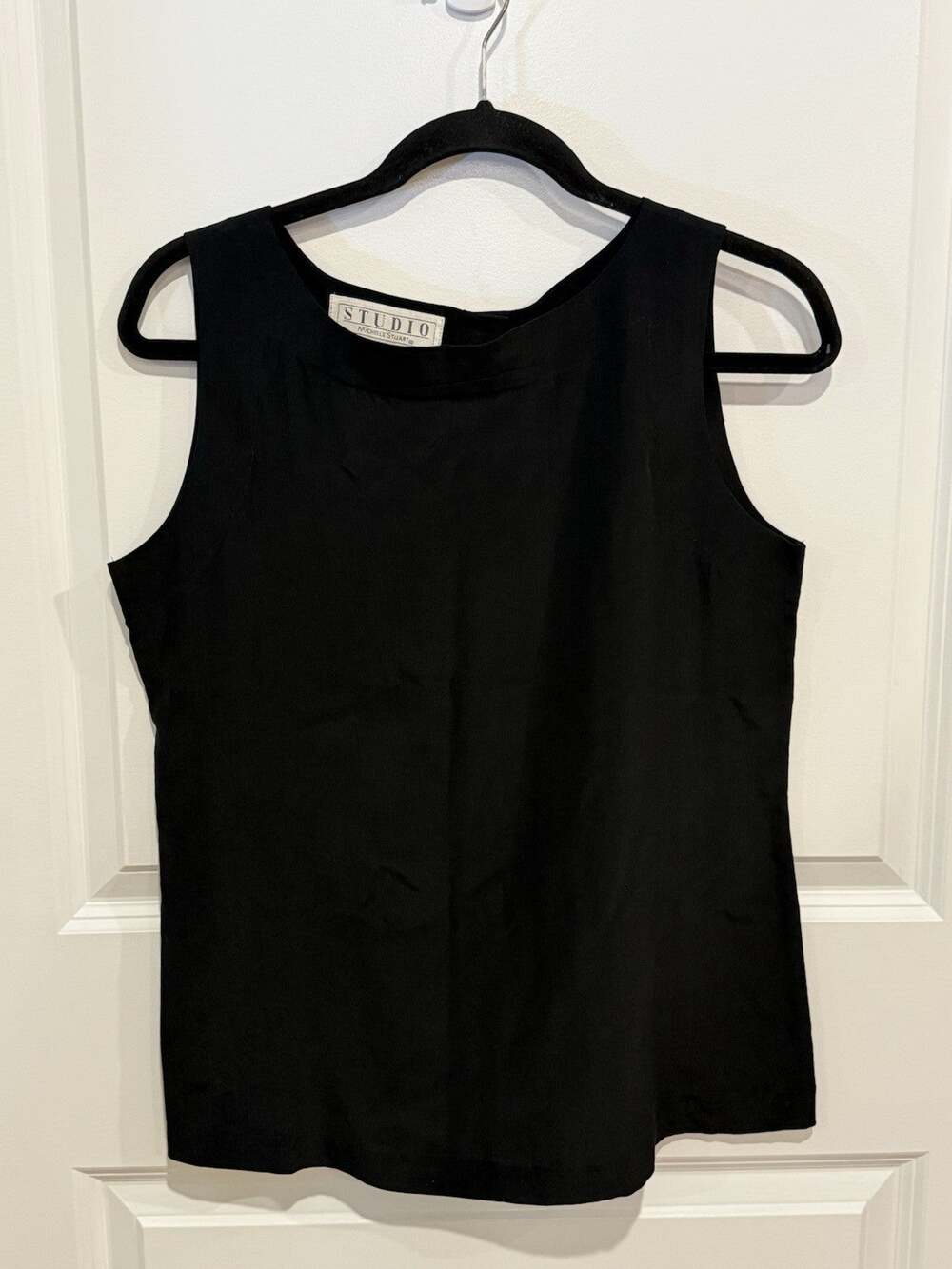 Studio Michelle Stuart Black 100% Silk Sleeveless Blouse Top M Career Minimalist